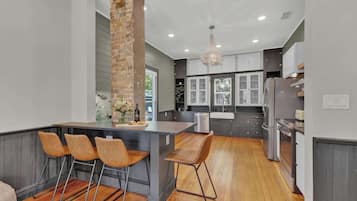 House, Multiple Beds, Patio, City View (262 N Union Ave) | Private kitchen | Coffee/tea maker, electric kettle