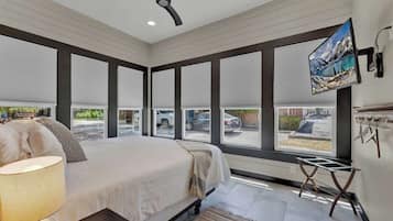 Casa, letti multipli, patio, vista città (262 N Union Ave) | 3 camere, con stile personalizzato, con arredamento individuale