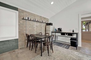 Maison, plusieurs lits, patio, vue ville (262 & 296 N Union) | Restauration