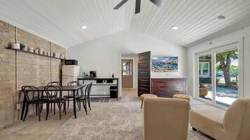 House, Multiple Beds, Patio, City View (262 & 296 N Union) | Dining