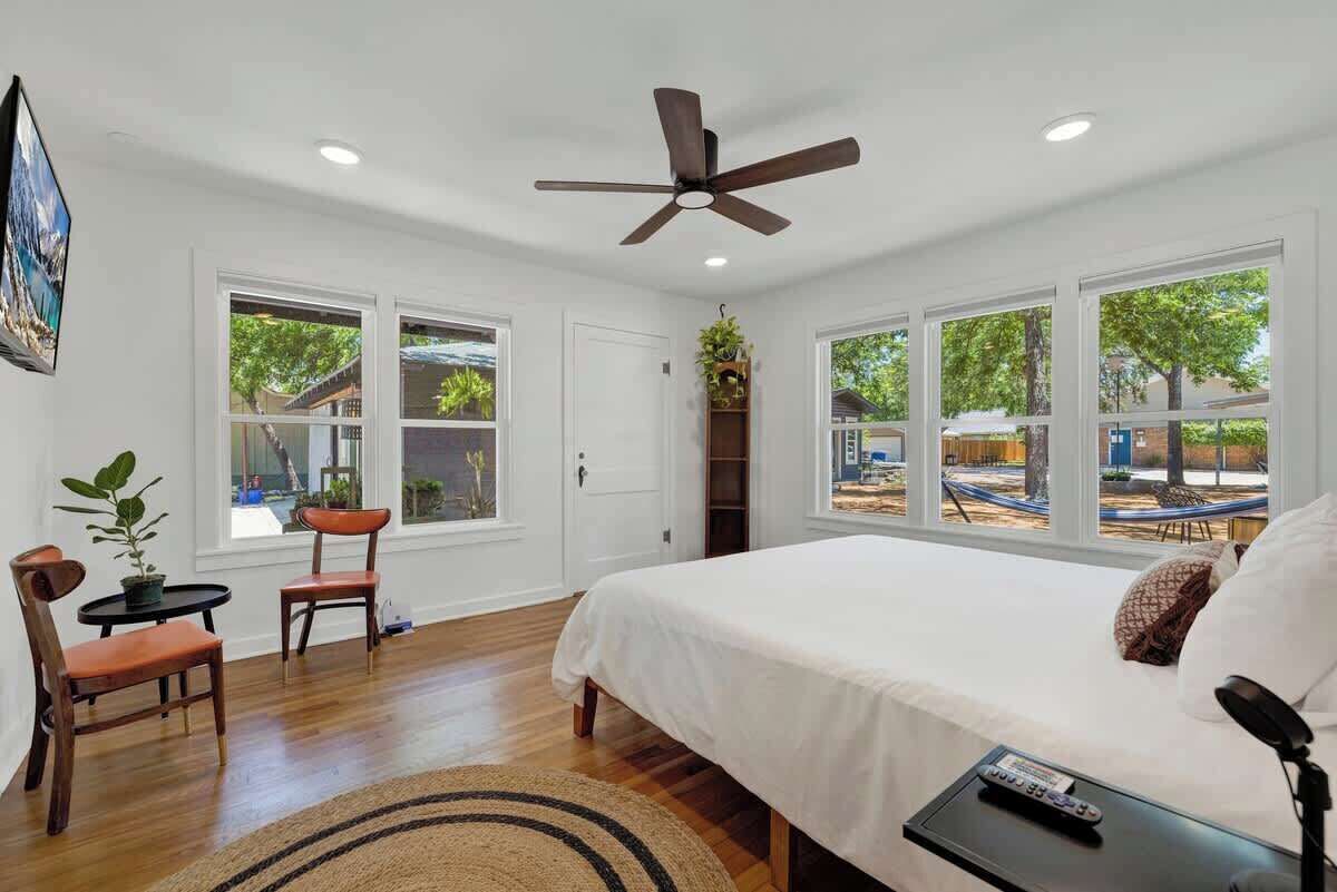 Ferienhaus, Mehrere Betten, Terrasse, Stadtblick (262 & 296 N Union)