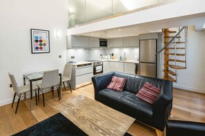 Interior - 2-Bed Elegance Near Harrods (London)