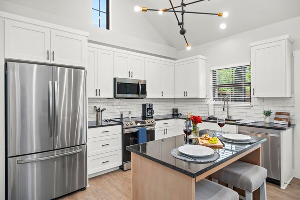 콘도, 킹사이즈침대 1개 | 전용 주방 | 냉장고, 전자레인지, 오븐, 쿡탑