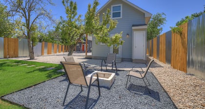 Yellow Door Casita-10 Min to Main St!