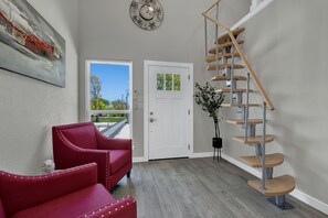 Interior - Red Door Movie Lounge Casita (Fredericksburg)