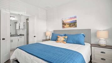 Condo, 1 King Bed, Hot Tub (940 S Eagle B2 #201) | 1 bedroom, individually decorated, individually furnished, bed sheets