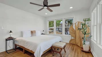 3 bedrooms, individually decorated, individually furnished, bed sheets