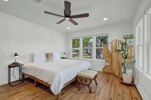 單棟房屋, 多張床, 露台, 城市景 (296 N Union Ave) | 3 間睡房、獨特設計、獨特裝修、床單