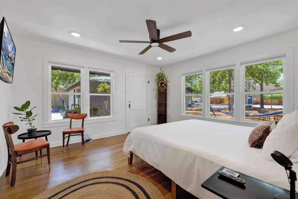 Ferienhaus, Mehrere Betten, Terrasse, Stadtblick (296 N Union Ave)