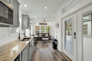 House, 1 King Bed, Patio (#24 3567 US 290 E) | Interior