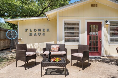 Flower Haus-hot Tub 6 Blks to Main