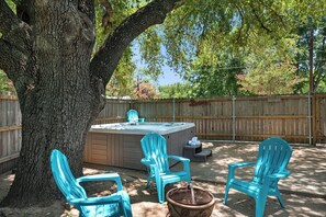 Property grounds - Heart Haus-hot Tub-5 Bks to Main (Fredericksburg)