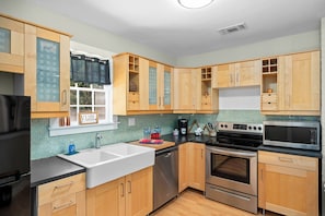 Ferienhaus, Mehrere Betten, Whirlpool | Eigene Küche | Kühlschrank, Mikrowelle, Ofen, Herdplatte