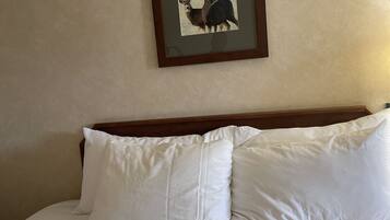 Suite | Hypo-allergenic bedding, free WiFi, bed sheets
