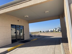 واجهة المنشأة