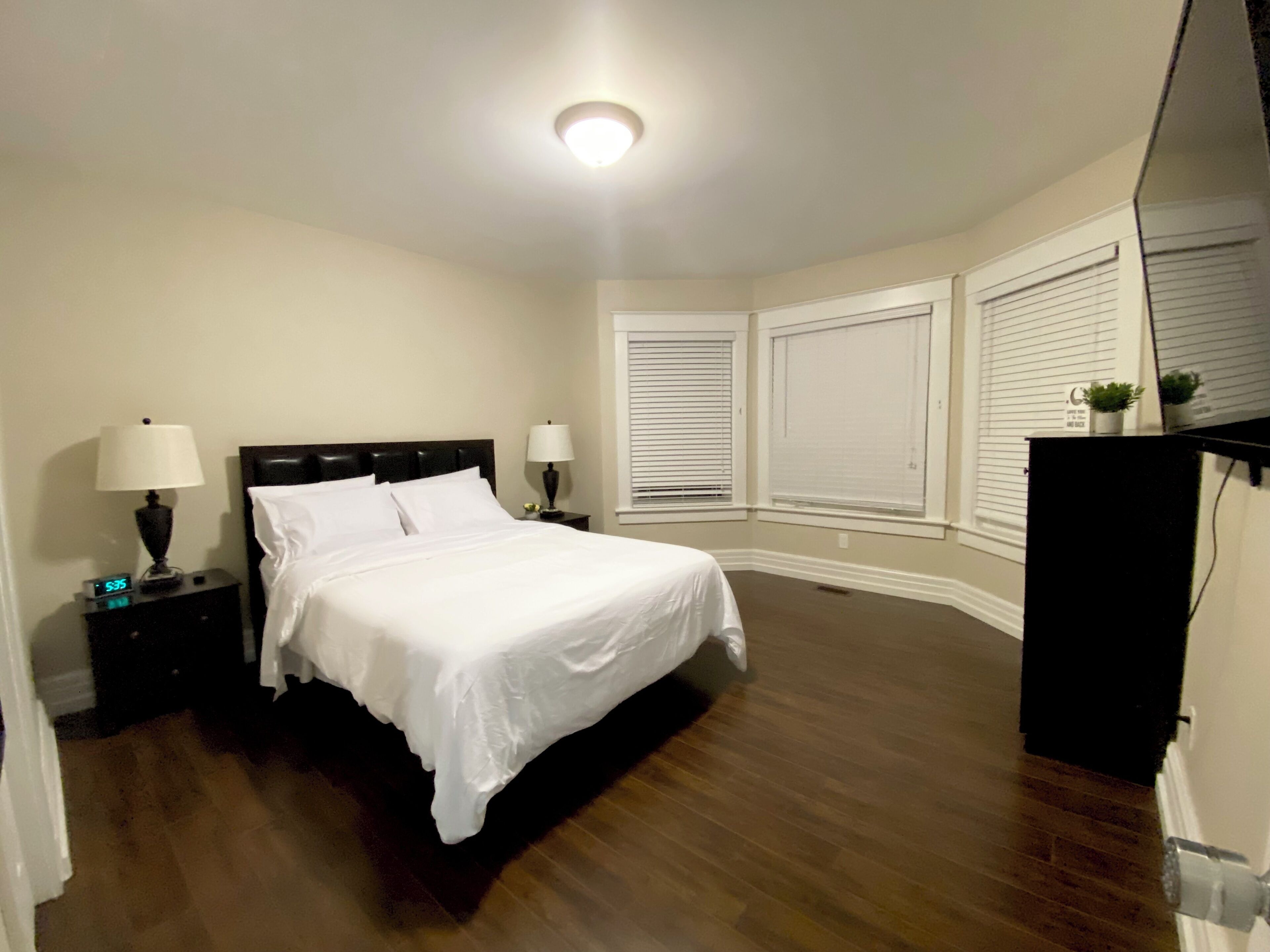 4 間睡房、熨斗/熨衫板、Wi-Fi、床單