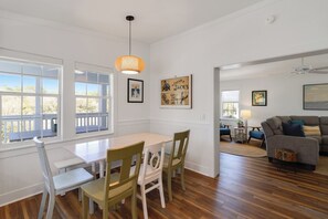 Interior - Now Available & Discounted: Tybee Creek Retreat with relaxing outdoor amenities! (Tybee Island)