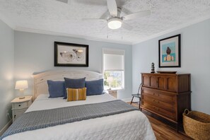 4 bedrooms, iron/ironing board, WiFi, bed sheets - Now Available & Discounted: Tybee Creek Retreat with relaxing outdoor amenities! (Tybee Island)