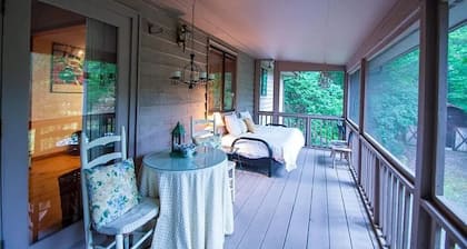 Murphy Mountain House - Creeks, Firepits & High Speed Internet!