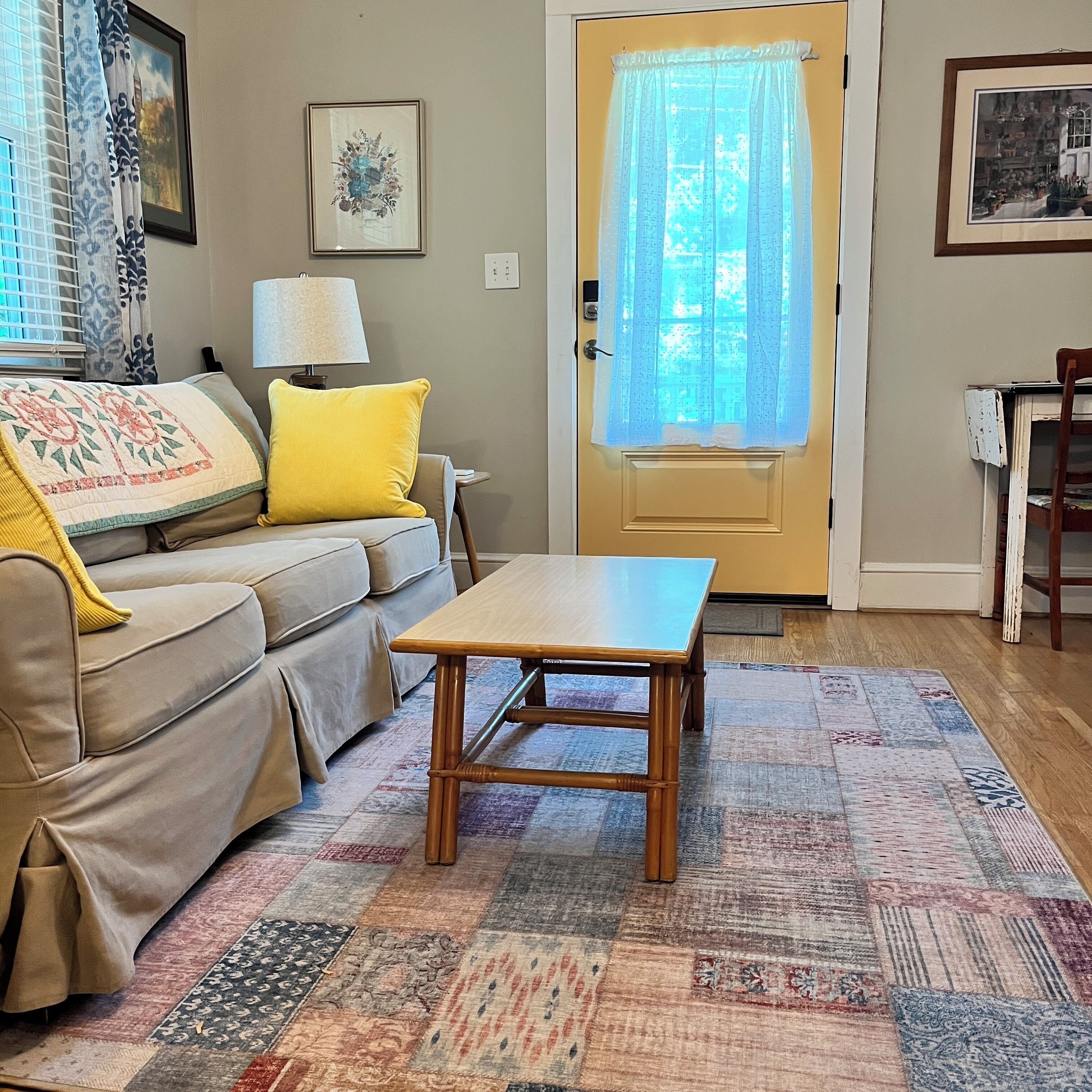  3 BR house convenient Clemson Greenville Silos. Fenced yard-Deck. Dog friendly