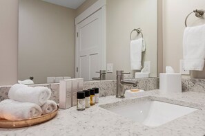 Bathroom - 539 Bay St. Lake View Condo Unit 104E (Traverse City)