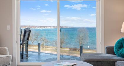 539 Bay St. Lake View Condo Unit 104E