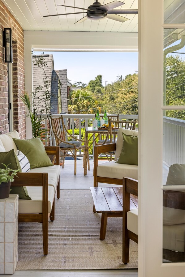 Fernseher, Tischfußball