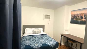 2 bedrooms, desk, iron/ironing board, WiFi