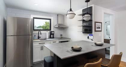 Cherry Street Loft (A) | In the Heart of Downtown Black Mtn!