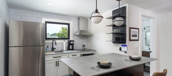 Cherry Street Loft (A) | In the Heart of Downtown Black Mtn!