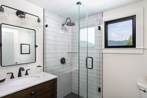 Shower, hair dryer, towels - Cherry Street Loft (B) | In the Heart of Downtown Black Mtn! (Black Mountain)