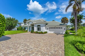 Exterior - Sailboat Pointe - a waterfront OASIS! (Naples)