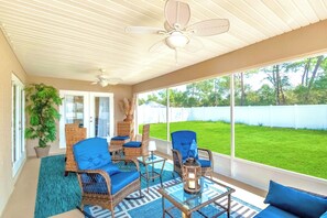 Terrace/patio - Florida Oasis w/ Large Screened Patio & Roomy Master Suite (Ocala)