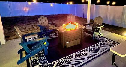 Florida Oasis w/ Large Screened Patio & Roomy Master Suite