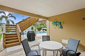 Outdoor dining - Tropical Haven A - 4503 “Anna Maria Island” (Bradenton)