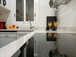 Kühlschrank, Mikrowelle, Geschirrspüler