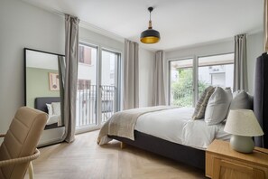2 bedrooms, iron/ironing board, WiFi, bed sheets - Modern Wiedikon 2br w/ Storage & W/D, nr Transport, by Blueground (Zurich)