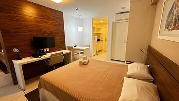 Studio | 1 makuuhuone, ylelliset vuodevaatteet, työpöytä, silitysrauta/-lauta
