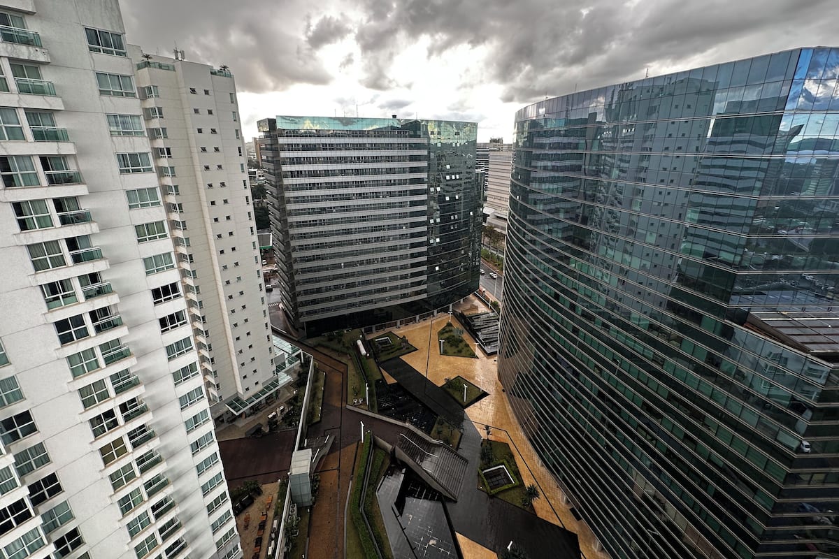 商务开间, 1 间卧室, 无烟房, 阳台 | 1 多间卧室、高档床上用品、办公桌、熨斗/熨衣板