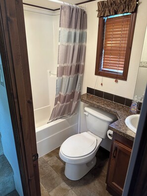 Assecador de cabells, tovalloles, sabó i xampú 