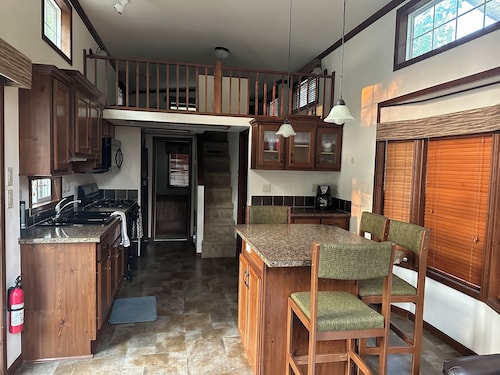 Private beach cabin, 1 hour from Grand Forks