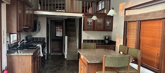 Private beach cabin, 1 hour from Grand Forks