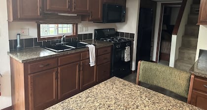 Private beach cabin, 1 hour from Grand Forks