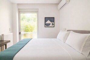 2 Schlafzimmer, Zimmersafe, Schreibtisch, Bügeleisen/Bügelbrett