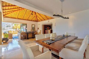 Dining - Infiniti Pool-View of Arch, Oceanview-Walk to Beach, Cape Hotel, Close to Dwntn  (Cabo San Lucas)