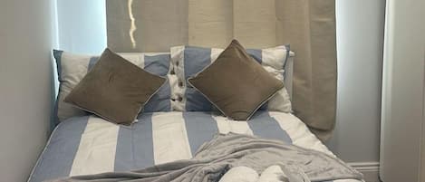 Iron/ironing board, WiFi