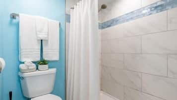 Bruser, hårtørrer, håndklæder, Sæbe