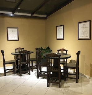 Restaurant - NASS Bed & Breakfast (Cuenca)