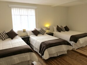 Standard Triple Room | View from room - NASS Bed & Breakfast (Cuenca)