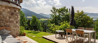 Holiday Apartment "Haus Auner Top 4" with Mountain View, Shared Garden & Wi-Fi